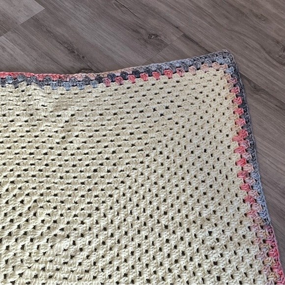 New Handmade Crochet Pastel Yellow Granny Square Blanket - Picture 14 of 14